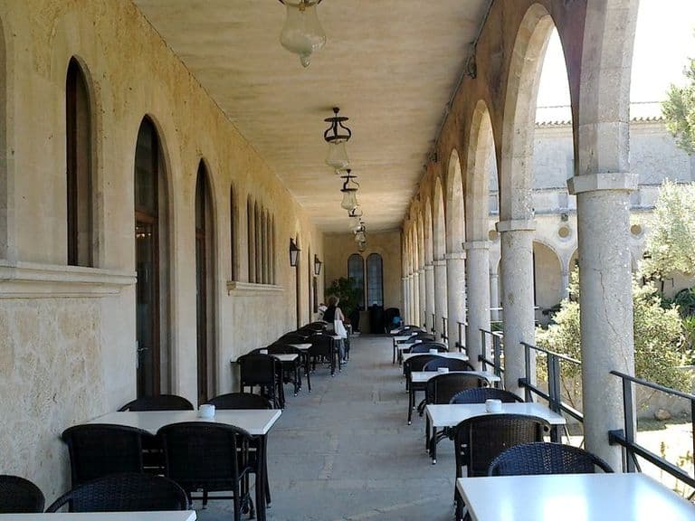 eat-drink-restaurant-santuari-de-cura